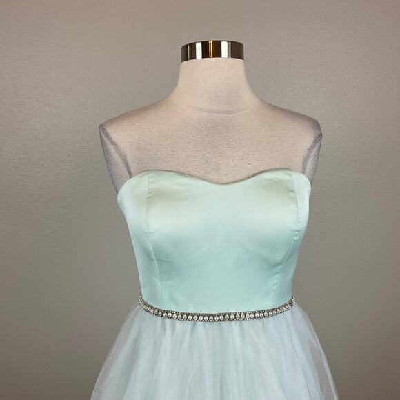 Strapless Satin and Tulle Ball Gown Blue Size 4 Betsy Johnson Beaded Waist Dress - Picture 5 of 10